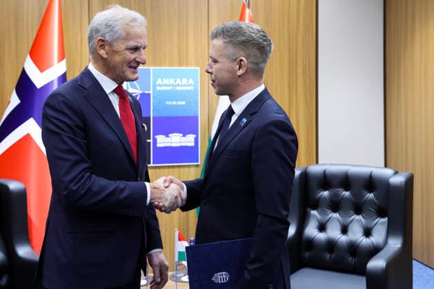 Nato-toppmotet i Ankara 2026 Ankara, Tyrkia 20260708. Norges statsminister Jonas Gahr Store sammen med Ungerns statsminister PÃ ter Magyar under Nato-toppmotet i Ankara onsdag. Foto: Geir Olsen NTB Ankara Tyrkia 60wYgv5IS2w EDITORIAL USE ONLY Ref:_POL60wYgv5IS2w.jpg *** NATO Summit in Ankara 2026 Ankara, Turkey 20260708 Norwegian Prime Minister Jonas Gahr Store with Hungarian Prime Minister Péter Magyar during the NATO summit in Ankara on Wednesday. Photo: Geir Olsen, NTB, Ankara, Turkey 60wYgv5IS2w EDITORIAL USE ONLY Ref POL60wYgv5IS2w jpg  Copyright: xGeirxOlsenx xNTBx