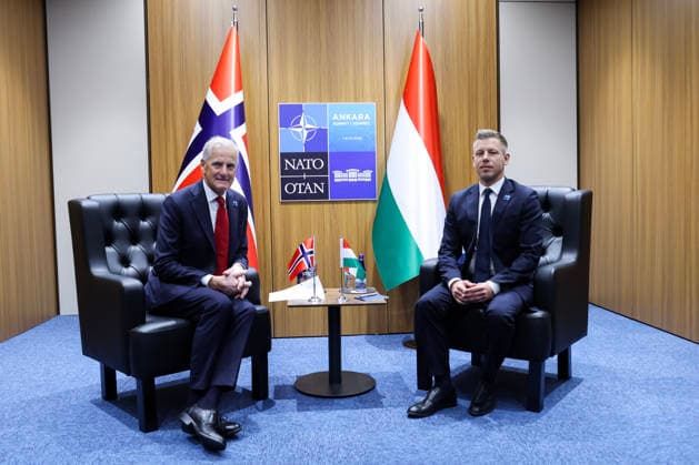 Nato-toppmotet i Ankara 2026 Ankara, Tyrkia 20260708. Norges statsminister Jonas Gahr Store sammen med Ungerns statsminister PÃ ter Magyar under Nato-toppmotet i Ankara onsdag. Foto: Geir Olsen NTB Ankara Tyrkia FOg5if0_M54 EDITORIAL USE ONLY Ref:_POLFOg5if0_M54.jpg *** NATO Summit in Ankara 2026 Ankara, Turkey 20260708 Norwegian Prime Minister Jonas Gahr Store with Hungarian Prime Minister Péter Magyar during the NATO summit in Ankara on Wednesday. Photo: Geir Olsen, NTB, Ankara, Turkey. FOg5if0 M54 EDITORIAL USE ONLY. Ref: POLFOg5if0 M54 jpg  Copyright: xGeirxOlsenx xNTBx