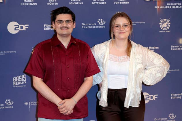 Miguel Robitzky und Carolin Worbs bei der Premiere des Dokumentarfilms Was haben wir gelacht im Filmpalast. Köln, 07.07.2026 *** Miguel Robitzky and Carolin Worbs at the premiere of the documentary *Was haben wir gelacht* at the Filmpalast in Cologne, July 7, 2026 Foto:xR.xSchmiegeltx xFuturexImagex gelacht_6624
