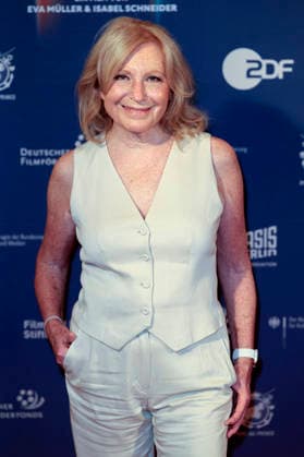 Maren Kroymann bei der Premiere des Dokumentarfilms Was haben wir gelacht im Filmpalast. Köln, 07.07.2026 *** Maren Kroymann at the premiere of the documentary *Was haben wir gelacht* at the Filmpalast in Cologne, July 7, 2026 Foto:xR.xSchmiegeltx xFuturexImagex gelacht_6661