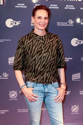 Okka Gundel bei der Premiere des Dokumentarfilms Was haben wir gelacht im Filmpalast. Köln, 07.07.2026 *** Okka Gundel at the premiere of the documentary *Was haben wir gelacht* at the Filmpalast in Cologne, July 7, 2026 Foto:xR.xSchmiegeltx xFuturexImagex gelacht_6614