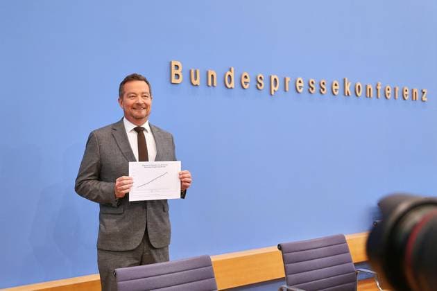 Berlin, Deutschland, 08.07.2026: Bundespressekonferenz: Bericht des Polizeibeauftragten des Bundes beim Deutschen Bundestag: Uli Grötsch (SPD), Polizeibeauftragter des Bundes beim Deutschen Bundestag *** Berlin, Germany, July 8, 2026 Federal Press Conference Report by Uli Grötsch (SPD), Federal Police Commissioner to the German Bundestag, Federal Police Commissioner to the German Bundestag Copyright: xdtsxNachrichtenagenturx dts_126724