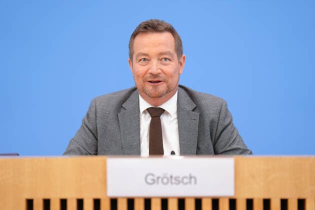 Bundespressekonferenz, Vorstellung des Uli Groetsch, der Polizeibeaurtragten des Bundes beim Bundestag bei der Vorstellung seines Jahresberichts in der Bundespressekonferenz, Berlin, 08.07.2026 Berlin Berlin Deutschland *** Federal Press Conference, Presentation by Uli Groetsch, the Federal Police Commissioner to the Bundestag, during the presentation of his annual report at the Federal Press Conference, Berlin, July 8, 2026, Berlin, Berlin, Germany