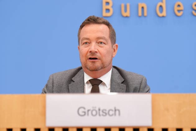 Bundespressekonferenz, Vorstellung des Uli Groetsch, der Polizeibeaurtragten des Bundes beim Bundestag im Portrait bei der Vorstellung seines Jahresberichts in der Bundespressekonferenz, Berlin, 08.07.2026 Berlin Berlin Deutschland *** Federal Press Conference: Profile of Uli Groetsch, the Federal Police Commissioner to the Bundestag, during the presentation of his annual report at the Federal Press Conference, Berlin, July 8, 2026, Berlin, Berlin, Germany