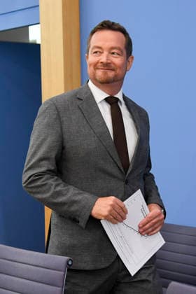 ABB BPK- Ulrich Peter Uli Groetsch, Polizeibeauftragter des Bundes beim Deutschen Bundestag bei der Veroeffentlichung des Bericht Vorstellun Bericht des Polizeibeauftragten des Bundes beim Deutschen Bundestag auf der BPK Bundespressekonferenz am 08.07.2026 in Berlin Berlin Deutschland *** ABB BPK Ulrich Peter Uli Groetsch, Federal Police Commissioner to the German Bundestag, at the presentation of the report by the Federal Police Commissioner to the German Bundestag at the BPK Federal Press Conference on July 8, 2026, in Berlin, Germany