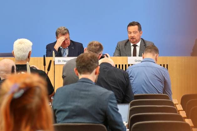 Berlin, Deutschland, 08.07.2026: Bundespressekonferenz: Bericht des Polizeibeauftragten des Bundes beim Deutschen Bundestag: Heinz-Willi Heynckes und Uli Grötsch (SPD), Polizeibeauftragter des Bundes beim Deutschen Bundestag *** Berlin, Germany, July 8, 2026 Federal Press Conference Report by Heinz Willi Heynckes, Federal Police Commissioner to the German Bundestag, and Uli Grötsch (SPD), Federal Police Commissioner to the German Bundestag Copyright: xdtsxNachrichtenagenturx dts_126732