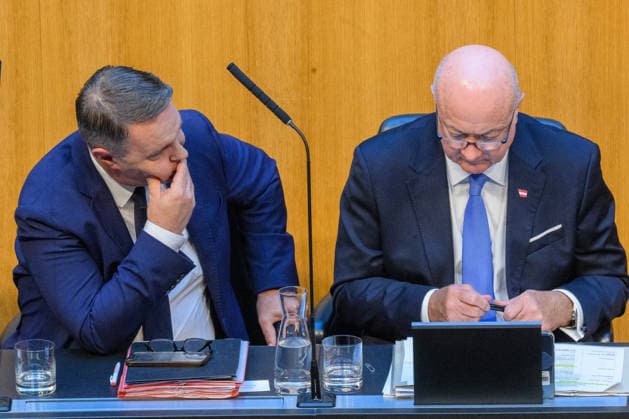 - Wien 08.07.2026 - 89. Sitzung des Nationalrats. PHOTO: Vizekanzler Andreas Babler (SPÖ) und Bundeskanzler Christian Stocker (ÖVP) 87th sitting of the National Council. Nationalrat, Nationalratssitzung, Parlamentssitzung, Parlament, Plenum 89. Sitzung des Nationalrats *** Vienna, July 8, 2026, 89th Session of the National Council PHOTO: Vice Chancellor Andreas Babler (SPÖ) and Federal Chancellor Christian Stocker (ÖVP) 87th sitting of the National Council National Council, National Council session, parliamentary session, parliament, plenary session 89th session of the National Council 