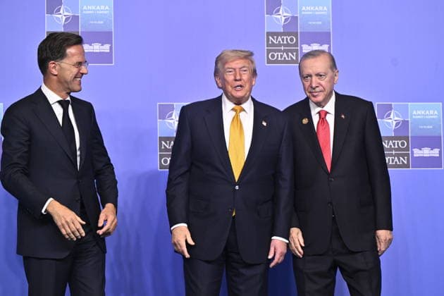 ANKARA, TURKIET 20260708 Frankrikes president Emmanuel Macron, USA:s president Donald Trump och Turkiets president Recep Tayyip Erdogan i samband med gruppfotot under Nato-toppmötet i Ankara, Turkiet. ANKARA TURKIET x10430x *** ANKARA, TURKEY 20260708 French President Emmanuel Macron, U.S. President Donald Trump, and Turkish President Recep Tayyip Erdogan during a group photo at the NATO summit in Ankara, Turkey ANKARA TURKEY x10430x  Copyright: xChristinexOlsson TTx NATO-TOPPMÖTE ANKARA 2026 m2yM8vr6W50