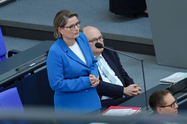 Deutscher Bundestag, 88. Plenarsitzung Dr. Stefanie Hubig, Bundesministerin der Justiz und fuer Verbraucherschutz im Portrait bei der Beantwortung der Fragen der Abegordneten im Rahmen der Befragung der Bundesregierung bei der 88. Sitzung des Deutschen Bundestag in Berlin, 08.07.2026 Berlin Berlin Deutschland *** German Bundestag, 88th Plenary Session: A portrait of Dr. Stefanie Hubig, Federal Minister of Justice and Consumer Protection, as she answers questions from members of parliament during the questioning of the Federal Government at the 88th session of the German Bundestag in Berlin, July 8, 2026, Berlin, Germany