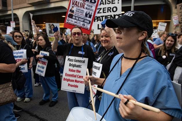 Nurses strike at Brigham and Women s Hospital in Boston BOSTON, UNITED STATES - JULY 8: Nursing staff from Brigham and Women s Hospital demonstrate in front of Brigham Hospital as they picket and strike in Boston, Massachusetts, United States on July 8, 2026. 4000 nurses are on strike as they try to negotiate a new contract with the hospital. Joseph Prezioso Anadolu Boston United States. Editorial use only. Please get in touch for any other usage.  Copyright: x2026xAnadoluxJosephxPreziosox