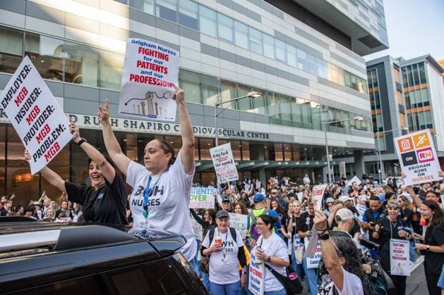 Nurses strike at Brigham and Women s Hospital in Boston BOSTON, UNITED STATES - JULY 8: Nursing staff from Brigham and Women s Hospital demonstrate in front of Brigham Hospital as they picket and strike in Boston, Massachusetts, United States on July 8, 2026. 4000 nurses are on strike as they try to negotiate a new contract with the hospital. Joseph Prezioso Anadolu Boston United States. Editorial use only. Please get in touch for any other usage.  Copyright: x2026xAnadoluxJosephxPreziosox