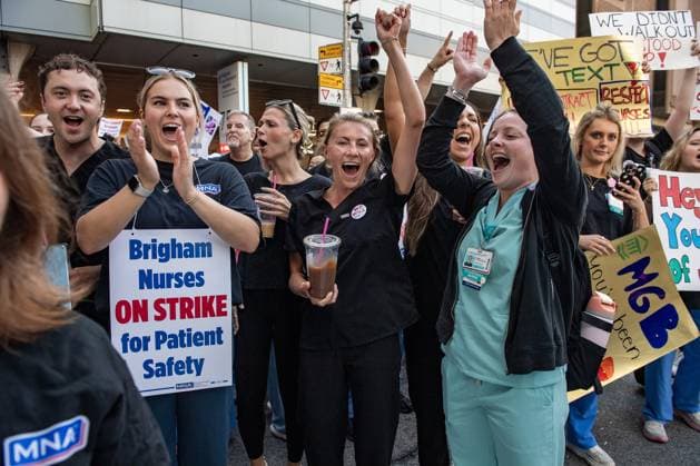 Nurses strike at Brigham and Women s Hospital in Boston BOSTON, UNITED STATES - JULY 8: Nursing staff from Brigham and Women s Hospital demonstrate in front of Brigham Hospital as they picket and strike in Boston, Massachusetts, United States on July 8, 2026. 4000 nurses are on strike as they try to negotiate a new contract with the hospital. Joseph Prezioso Anadolu Boston United States. Editorial use only. Please get in touch for any other usage.  Copyright: x2026xAnadoluxJosephxPreziosox