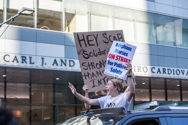 Nurses strike at Brigham and Women s Hospital in Boston BOSTON, UNITED STATES - JULY 8: Nursing staff from Brigham and Women s Hospital demonstrate in front of Brigham Hospital as they picket and strike in Boston, Massachusetts, United States on July 8, 2026. 4000 nurses are on strike as they try to negotiate a new contract with the hospital. Joseph Prezioso Anadolu Boston United States. Editorial use only. Please get in touch for any other usage.  Copyright: x2026xAnadoluxJosephxPreziosox