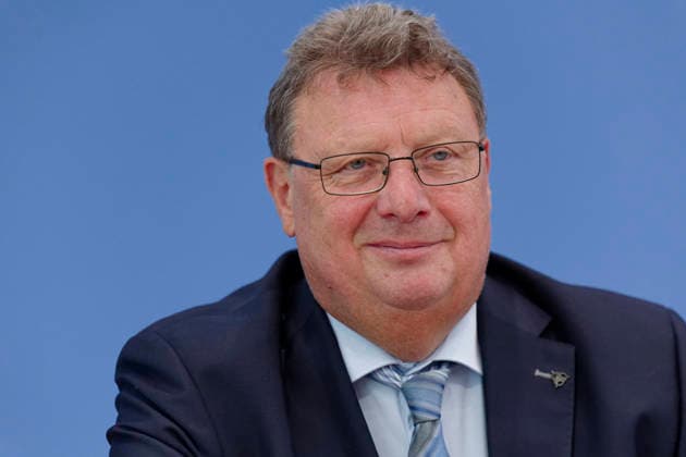 Bericht des Polizeibeauftragten vorgestellt 2026-07-08 Deutschland, Berlin Bundespressekonferenz: Der Polizeibeauftragte des Bundes beim Deutschen Bundestag, Uli Grötsch (SPD), stellt seinen dritten Tätigkeitsbericht vor. Im Bild Dr. Heinz-Willi Heynckes, Leitender Beamter beim Polizeibeauftragten des Bundes beim Deutschen Bundestag. *** Police Commissioner s Report Presented July 8, 2026, Germany, Berlin, Federal Press Conference: Uli Grötsch (SPD), the Federal Police Commissioner to the German Bundestag, presents his third annual report. Pictured: Dr. Heinz Willi Heynckes, Senior Official with the Federal Police Commissioner to the German Bundestag