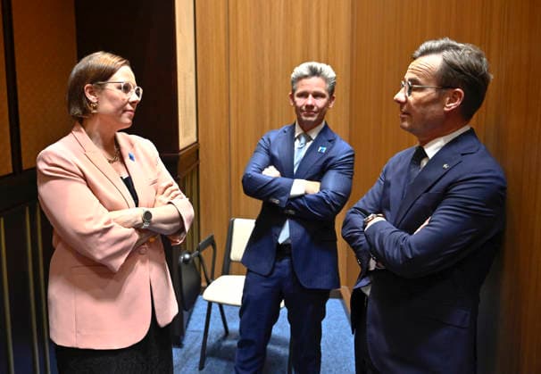 ANKARA, TURKIET 20260708 Utrikesminister Maria Malmer Stenergard (M), försvarsminister Pal Jonson (M) och statsminister Ulf Kristersson (M) efter en presskonferens under Nato-toppmötet i Ankara, Turkiet. ANKARA TURKIET x10430x *** ANKARA, TURKEY 20260708 Foreign Minister Maria Malmer Stenergard (M), Defense Minister Pal Jonson (M), and Prime Minister Ulf Kristersson (M) after a press conference during the NATO summit in Ankara, Turkey ANKARA TURKEY x10430x  Copyright: xChristinexOlsson TTx NATO-TOPPMÖTE ANKARA 2026 dWAHyw9r7vU