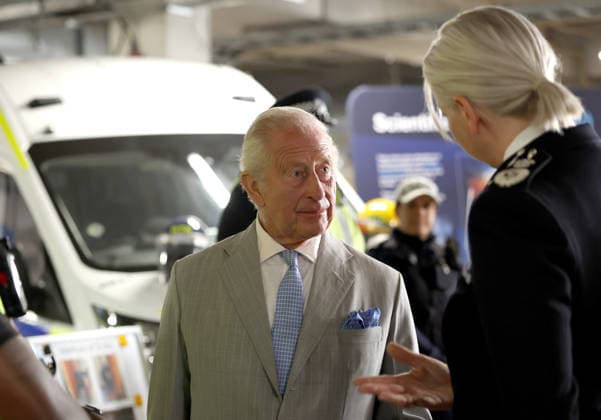 King Charles III Opens Headquarters Of The British Transport Police LONDON, ENGLAND - JULY 08: King Charles III speaks with specialist officers as he attends the official opening of the British Transport Police Headquarters on July 08, 2026 in London, England. During the engagement, His Majesty met British Transport Police (BTP) officers and first responders who attended the scene after the Bedford train crash on June 19., Credit:Shane Anthony Sinclair PA ROTA - B68 Avalon United Kingdom, England, London  Copyright: xShanexAnthonyxSinclairx xPAxROTAx-xB68x xAvalonx 1115254671