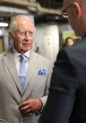 King Charles III Opens Headquarters Of The British Transport Police LONDON, ENGLAND - JULY 08: King Charles III speaks with specialist officers as he attends the official opening of the British Transport Police Headquarters on July 08, 2026 in London, England. During the engagement, His Majesty met British Transport Police (BTP) officers and first responders who attended the scene after the Bedford train crash on June 19., Credit:Shane Anthony Sinclair PA ROTA - B68 Avalon United Kingdom, England, London  Copyright: xShanexAnthonyxSinclairx xPAxROTAx-xB68x xAvalonx 1115254707