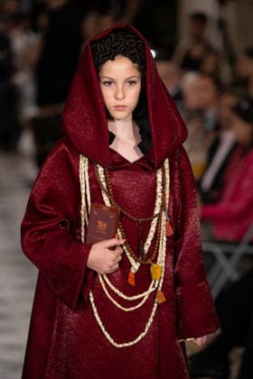 PFW - Franck Sorbier Runway A model walks the runway during the Franck Sorbier Haute Couture Fall Winter 2026 2027 show as part of Paris Fashion Week in Paris, France on July 08, 2026. Photo by Laurent Zabulon ABACAPRESS.COM  Copyright: xZabulonxLaurent ABACAx