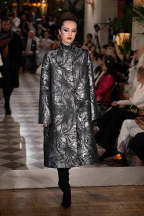 PFW - Franck Sorbier Runway A model walks the runway during the Franck Sorbier Haute Couture Fall Winter 2026 2027 show as part of Paris Fashion Week in Paris, France on July 08, 2026. Photo by Laurent Zabulon ABACAPRESS.COM  Copyright: xZabulonxLaurent ABACAx