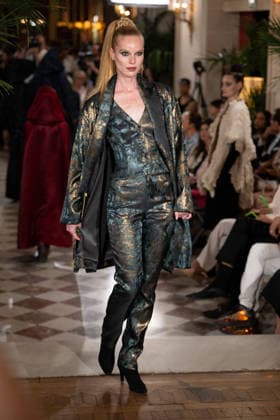 PFW - Franck Sorbier Runway A model walks the runway during the Franck Sorbier Haute Couture Fall Winter 2026 2027 show as part of Paris Fashion Week in Paris, France on July 08, 2026. Photo by Laurent Zabulon ABACAPRESS.COM  Copyright: xZabulonxLaurent ABACAx
