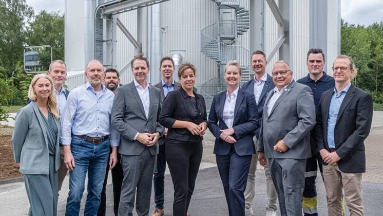 Wärmespeicher der Steag Iqony Group auf Schalke in Gelsenkirchen ** NUR FÜR REDAKTIONELLE ZWECKE ** EDITORIAL USE ONLY **<p>Einweihung des Wärmespeichers Der Wärmespeicher der Steag Iqony Group auf Schalke geht in Betrieb. Diese XXL-Thermoskanne macht die Fernwärme an der Ruhr sicherer, flexibler und nachhaltiger am Mittwoch, 08. Juli 2026 in Gelsenkirchen.¨ Deutschland NRW Gelsenkirchen Copyright: ChristophxWojtyczka *** Steag Iqony Group’s Heat Storage Facility in Schalke, Gelsenkirchen ** FOR EDITORIAL USE ONLY ** EDITORIAL USE ONLY ** p Inauguration of the heat storage facility The Steag Iqony Group’s heat storage facility in Schalke goes into operation This XXL thermos makes district heating in the Ruhr region safer, more flexi Copyright: ChristophxWojtyczka doc86mne0u6ep5uzqd9cd6 ,EDITORIAL USE ONLY