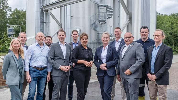 Wärmespeicher der Steag Iqony Group auf Schalke in Gelsenkirchen ** NUR FÜR REDAKTIONELLE ZWECKE ** EDITORIAL USE ONLY **<p>Einweihung des Wärmespeichers Der Wärmespeicher der Steag Iqony Group auf Schalke geht in Betrieb. Diese XXL-Thermoskanne macht die Fernwärme an der Ruhr sicherer, flexibler und nachhaltiger am Mittwoch, 08. Juli 2026 in Gelsenkirchen.¨ Deutschland NRW Gelsenkirchen Copyright: ChristophxWojtyczka *** Steag Iqony Group’s Heat Storage Facility in Schalke, Gelsenkirchen ** FOR EDITORIAL USE ONLY ** EDITORIAL USE ONLY ** p Inauguration of the heat storage facility The Steag Iqony Group’s heat storage facility in Schalke goes into operation This XXL thermos makes district heating in the Ruhr region safer, more flexi Copyright: ChristophxWojtyczka doc86mne0wcpaw15rkkycd6 ,EDITORIAL USE ONLY