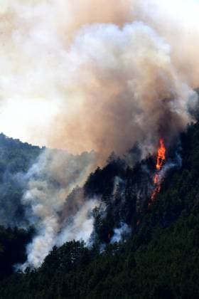 A fire in the commune of Die, in the Drôme department, burned more than 2,500 hectares on Wednesday, July 8, 2026. The department is currently under an orange heat wave alert. Romain Doucelin, Bestimage, Die, France  Copyright: xRomainxDoucelinx xBestimagexRomainxDoucelinx xBestimagex
