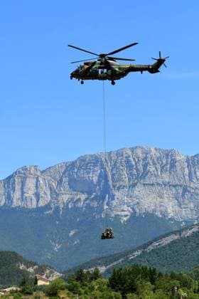 Firefighters in helicopters during the wildfire in the town of Die, in the Drôme department, which burned more than 2,500 hectares on Wednesday, July 8, 2026. The department is currently under an orange heat wave alert. Romain Doucelin, Bestimage, Die, France  Copyright: xRomainxDoucelinx xBestimagexRomainxDoucelinx xBestimagex