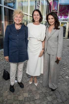 ABB BERBEN- Gesine Schwan, Katarina Barley und Iris Berben zu Gast bei der Verleihung des Annemarie-Renger-Preises an Iris Berben im Restaurant Weltwirtschaft im Haus der Kulturen der Welt in Berlin am 08.07.2026 Berlin Deutschland *** ABB BERBEN: Gesine Schwan, Katarina Barley, and Iris Berben attended the presentation of the Annemarie Renger Prize to Iris Berben at the Weltwirtschaft restaurant in the Haus der Kulturen der Welt in Berlin on July 8, 2026, Berlin, Germany