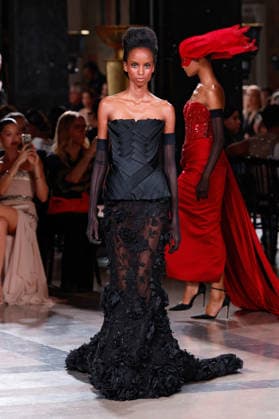 (260708) -- PARIS, July 8, 2026 -- A model presents a creation by Elie Saab during the Haute Couture Week Fall Winter 2026-2027 in Paris, France, July 8, 2026. (MeetEurope Handout via Xinhua) FRANCE-PARIS-HAUTE COUTURE WEEK-ELIE SAAB XinxHuashefa 