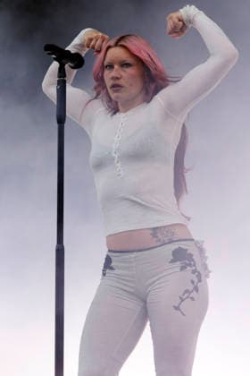Wet Leg perform at Castlefield Bowl Rhian Teasdale of Wet Leg performs at Castlefield Bowl, Manchester, England, 8th July 2026, Credit:Mike Gray MIKE GRAY - B4227 Avalon  Copyright: xMikexGrayx xMIKExGRAYx-xB4227x xAvalonx 1115343184