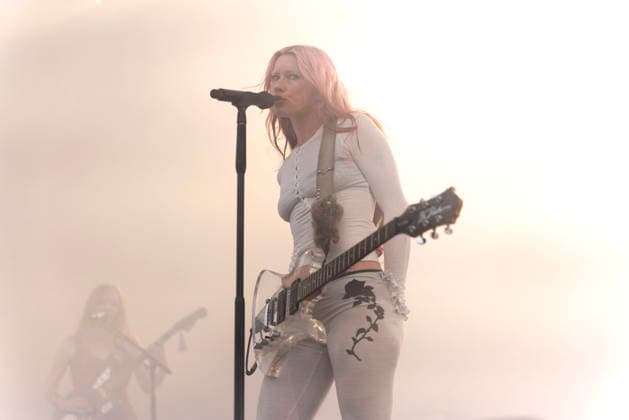 Wet Leg perform at Castlefield Bowl Rhian Teasdale of Wet Leg performs at Castlefield Bowl, Manchester, England, 8th July 2026, Credit:Mike Gray MIKE GRAY - B4227 Avalon  Copyright: xMikexGrayx xMIKExGRAYx-xB4227x xAvalonx 1115343493