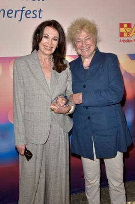 Iris Berben und Gesine Schwan beim ASB-Sommerfest und Verleihung des Annemarie-Renger-Preises 2026 an Iris Berben im Haus der Kulturen der Welt. Berlin, 08.07.2026 *** Iris Berben and Gesine Schwan at the ASB Summer Festival and the 2026 Annemarie Renger Prize award ceremony honoring Iris Berben at the Haus der Kulturen der Welt in Berlin, July 8, 2026 Foto:xM.xBehrensx xFuturexImagex asb_6709