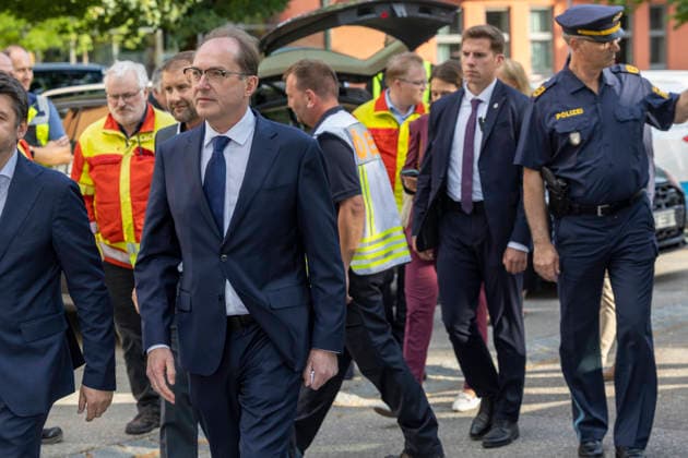Bundesminister des Innern Alexander Dobrindt gibt eine Pressekonferenz Amoklauf am Welfen-Gymnasium , zwei schwerverletzte Mädchen in Schongau Datum: 08.07.2026 *** Federal Minister of the Interior Alexander Dobrindt holds a press conference on the shooting spree at Welfen Gymnasium; two girls seriously injured in Schongau. Date: July 8, 2026
