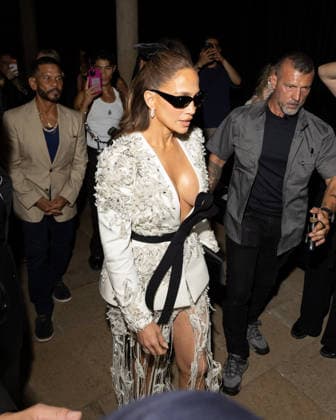 Jennifer Lopez at the Zuhair Murad Fall Winter 2026–2027 Haute Couture Collection fashion show during Paris Fashion Week (PFW) on July 8, 2026. Photo by Jérémy Melloul, Bestimage. Jennifer Lopez at the Zuhair Murad Fall Winter 2026–2027 Haute Couture Collection fashion show during Paris Fashion Week (PFW) on July 8, 2026, in Paris, France  Copyright: xJeremyxMelloulx xBestimagexJeremyxMelloulx xBestimagex