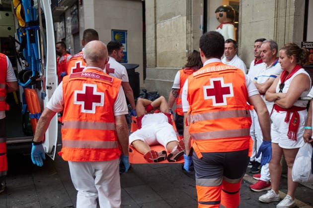 Third bull run of the 2026 San Fermín Festival, featuring bulls from the Victoriano del Río ranch. An injured person is treated by Red Cross volunteers during the third bull run of the 2026 San Fermín Festival, on July 9, 2026, in Pamplona, Navarre, Spain. On this occasion, the third running of the San Fermín festival featured bulls from the Victoriano del Río ranch in Spain.  Copyright: xEduardoxSanzx 7654902