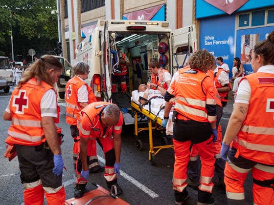 Third bull run of the 2026 San Fermín Festival, featuring bulls from the Victoriano del Río ranch. An injured person is treated by Red Cross volunteers during the third bull run of the 2026 San Fermín Festival, on July 9, 2026, in Pamplona, Navarre, Spain. On this occasion, the third running of the San Fermín festival featured bulls from the Victoriano del Río ranch in Spain.  Copyright: xEduardoxSanzx 7654906