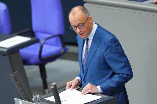 Deutscher Bundestag, 89. Plenarsitzung Bundeskanzler Friedrich Merz (CDU) im Portrait bei der Abgabe seiner Regierungserklaerung bei der 89. Sitzung des Deutschen Bundestag in Berlin, 09.07.2026 Berlin Berlin Deutschland *** German Bundestag, 89th Plenary Session: A portrait of Chancellor Friedrich Merz (CDU) as he delivers his government policy statement at the 89th session of the German Bundestag in Berlin, July 9, 2026, Berlin, Berlin, Germany