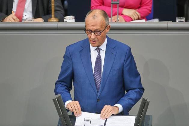 Berlin, Deutschland, 09.07.2026: Deutscher Bundestag: 89. Bundestagssitzung: Bundeskanzler Friedrich Merz (CDU) bei Abgabe einer Regierungserklärung. *** Berlin, Germany, July 9, 2026 German Bundestag 89th Session of the Bundestag Chancellor Friedrich Merz (CDU) delivering a government statement Copyright: xdtsxNachrichtenagenturx dts_126783