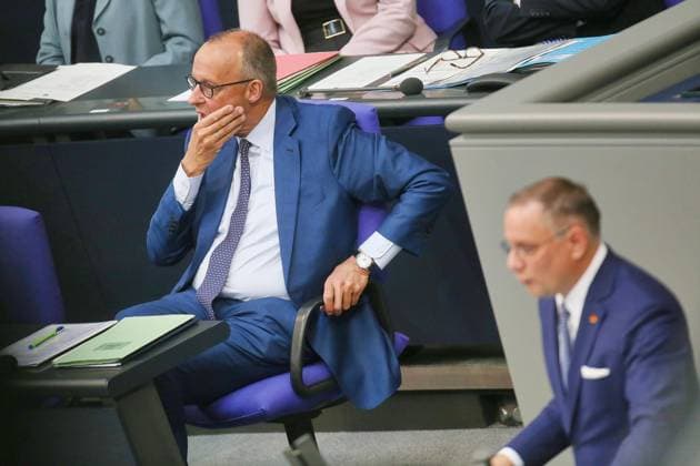 Berlin, Deutschland, 09.07.2026: Deutscher Bundestag: 89. Bundestagssitzung: Bundeskanzler Friedrich Merz (CDU) hört nach Abgabe einer Regierungserklärung AfD-Chef Tino Chrupalla zu. *** Berlin, Germany, July 9, 2026 German Bundestag 89th Session of the Bundestag Chancellor Friedrich Merz (CDU) listens to AfD leader Tino Chrupalla after delivering a government statement Copyright: xdtsxNachrichtenagenturx dts_126795