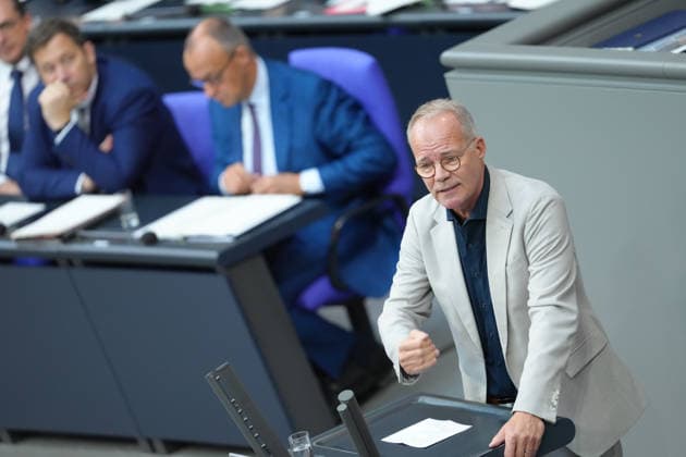 Deutscher Bundestag, 89. Plenarsitzung Matthias Miersch (SPD) bei seiner Rede nach der Regierungserklaerung des Bundeskanzler bei der 89. Sitzung des Deutschen Bundestag in Berlin, 09.07.2026 Berlin Berlin Deutschland *** German Bundestag, 89th Plenary Session: Matthias Miersch (SPD) delivering his speech following the Chancellor s policy address at the 89th session of the German Bundestag in Berlin, July 9, 2026, Berlin, Germany