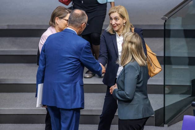 Bundestag Nina Warken (CDU), Bundesgesundheitsministerin und Bundeskanzler Friedrich Merz (CDU) im Deutschen Bundestag am 09.07.26 in Berlin. Berlin Berlin Deutschland Bundestag *** Bundestag: Nina Warken (CDU), Federal Minister of Health, and Federal Chancellor Friedrich Merz (CDU) in the German Bundestag on July 9, 2026, in Berlin, Berlin, Germany, Bundestag