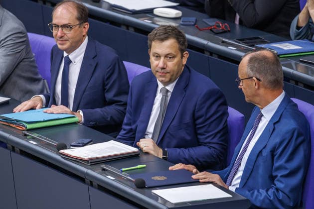 Bundestag Alexander Dobrindt (CSU), Bundesinnenminister, Lars Klingbeil (SPD), Bundesfinanzminister und Bundeskanzler Friedrich Merz (CDU) im Deutschen Bundestag am 09.07.26 in Berlin. Berlin Berlin Deutschland Bundestag *** German Bundestag: Alexander Dobrindt (CSU), Federal Minister of the Interior; Lars Klingbeil (SPD), Federal Minister of Finance; and Federal Chancellor Friedrich Merz (CDU) in the German Bundestag on July 9, 2026, in Berlin, Berlin, Germany, Bundestag