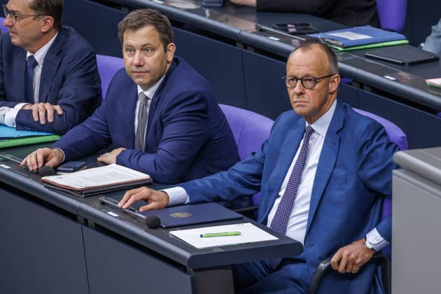 Bundestag Lars Klingbeil (SPD), Bundesfinanzminister und Bundeskanzler Friedrich Merz (CDU) im Deutschen Bundestag am 09.07.26 in Berlin. Berlin Berlin Deutschland Bundestag *** Bundestag: Lars Klingbeil (SPD), Federal Minister of Finance, and Federal Chancellor Friedrich Merz (CDU) in the German Bundestag on July 9, 2026, in Berlin, Berlin, Germany, Bundestag
