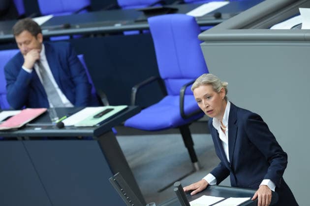 Deutscher Bundestag, 89. Plenarsitzung Alice Weidel (AfD) bei ihrer Rede vor einem leeren Stuhl des Bundeskanzler seiner Regierungserklaerung bei der 89. Sitzung des Deutschen Bundestag in Berlin, 09.07.2026 Berlin Berlin Deutschland *** German Bundestag, 89th Plenary Session: Alice Weidel of the AfD delivering her speech in front of an empty chair—that of the Chancellor, who was presenting his government policy statement—at the 89th session of the German Bundestag in Berlin, July 9, 2026, Berlin, Germany