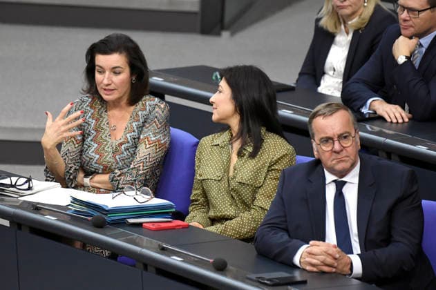 Dorothee Bär, Katherina Reiche und Boris Pistorius in der 89. Sitzung des 21. Deutschen Bundestages im Reichstagsgebäude. Berlin, 09.07.2026 *** Dorothee Bär, Katherina Reiche, and Boris Pistorius at the 89th session of the 21st German Bundestag in the Reichstag building in Berlin, July 9, 2026 Foto:xF.xKernx xFuturexImagex bundestagssitzung89_6752