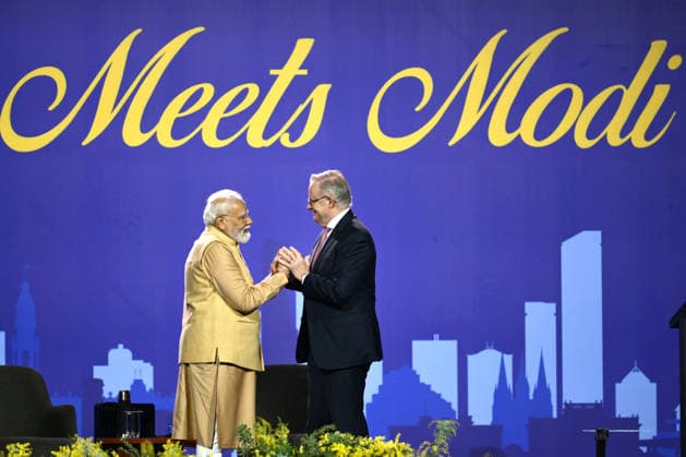 NARENDRA MODI AUSTRALIA VISIT, Indian Prime Minister Narendra Modi (left) and Australian Prime Minister Anthony Albanese during the Melbourne Meets Modi community event at Marvel Stadium in Melbourne, Thursday, July 9, 2026. ( NO ARCHIVING MELBOURNE VICTORIA AUSTRALIA  Copyright: xJOELxCARRETTx 20260709162518662450