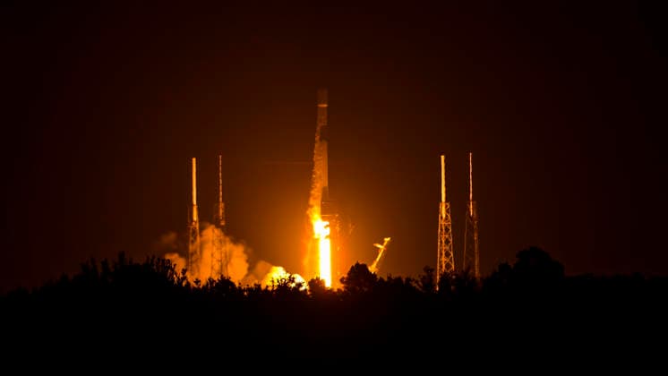 July 9, 2026, Merritt Island, Florida, USA: A SpaceX Falcon 9 rocket carrying 29 Starlink satellites, lifts off from Space Launch Complex-40 at Cape Canaveral Space Force Station, Florida, at 5:25 a.m. EDT on July 9, 2026. Merritt Island USA  - ZUMAb267 20260709_znp_b267_001 Copyright: xCharlesxBriggsx