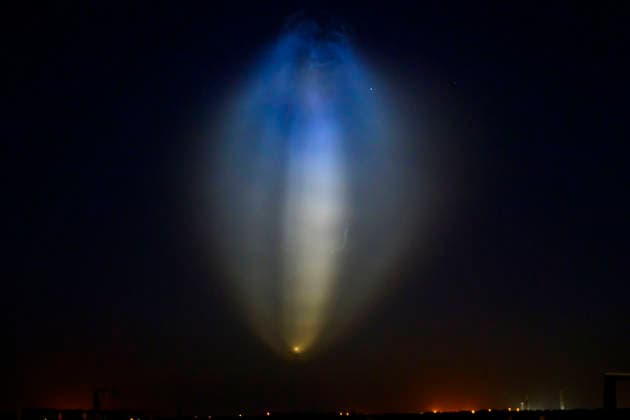 July 9, 2026, Cape Canaveral, Florida, USA: A SpaceX Falcon 9 rocket carrying 29 Starlink satellites, lifts off from Space Launch Complex-40 at Cape Canaveral Space Force Station, Florida, at 5:25 a.m. EDT on July 9, 2026. Cape Canaveral USA - ZUMAb268 20260709_znp_b268_007 Copyright: xJenniferxBriggsx