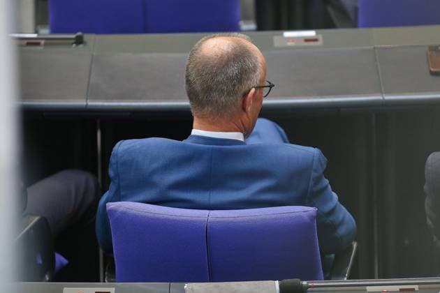 Berlin, Deutschland, 09.07.2026: Deutscher Bundestag: 89. Bundestagssitzung: Bundeskanzler Friedrich Merz (CDU) hat nach Abgabe seiner Regierungserklärung in den normalen Fraktionsbänken Platz genommen. *** Berlin, Germany, July 9, 2026 German Bundestag 89th Session of the Bundestag Chancellor Friedrich Merz of the CDU took his seat in the regular parliamentary group benches after delivering his government statement Copyright: xdtsxNachrichtenagenturx dts_126820